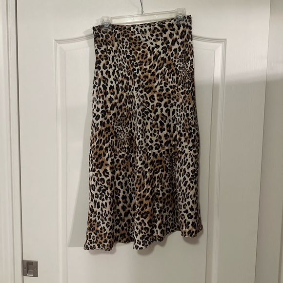 Never worn leopard midi skirt size small - Picture 2 of 2